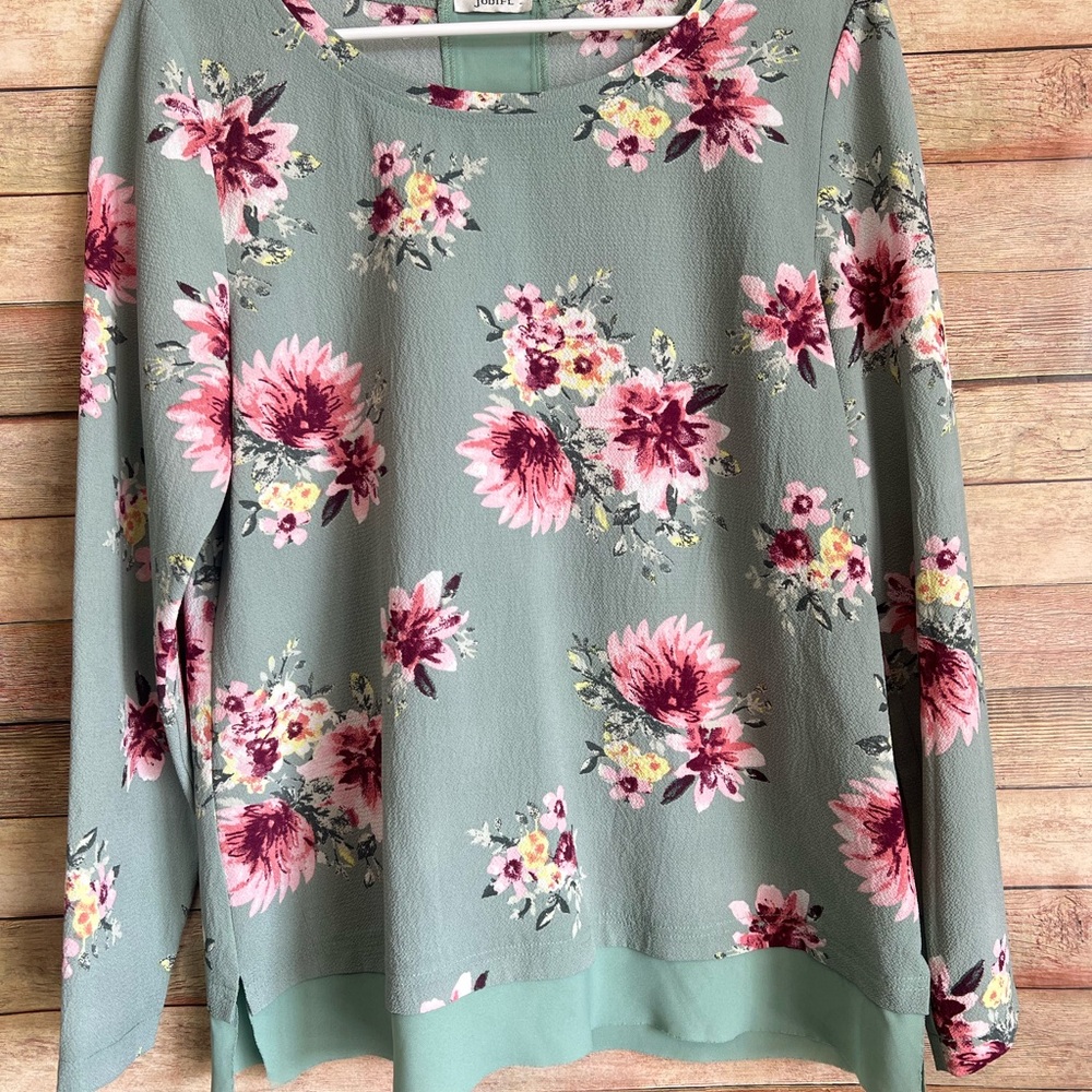 JODIFL Floral Blouse with Pink and Green Accents